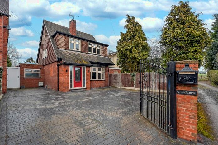 3 Bedroom Detached House For Sale In Light Ash Cul De Sac, Coven, Wolverhampton, Staffordshire, WV9