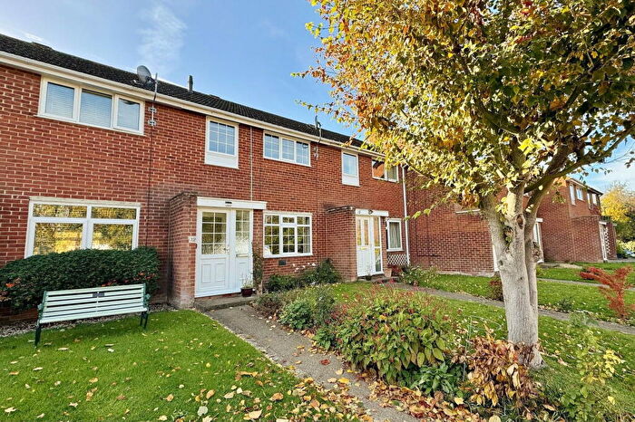 3 Bedroom Terraced House For Sale In Webster Close, Thame, OX9