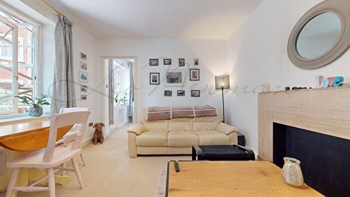 1 Bedroom Flat To Rent In Prince Albert Road, St John's Wood, NW8