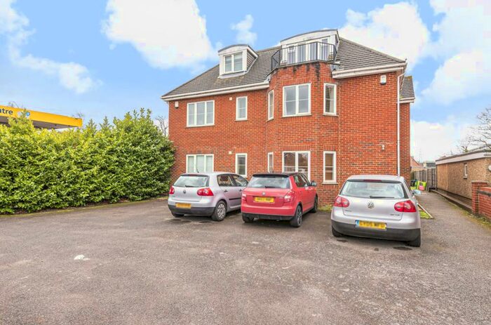 2 Bedroom Ground Flat To Rent In Reading Road, Winnersh, RG41