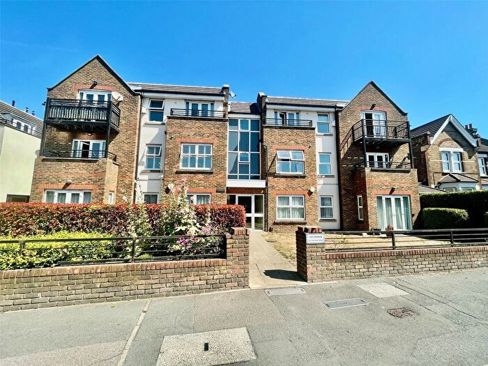 2 Bedroom Flat For Sale In - Main Road, Sidcup, Kent, DA14