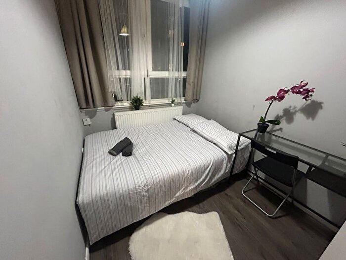 1 Bedroom Flat To Rent In Livermere Road, London, E8