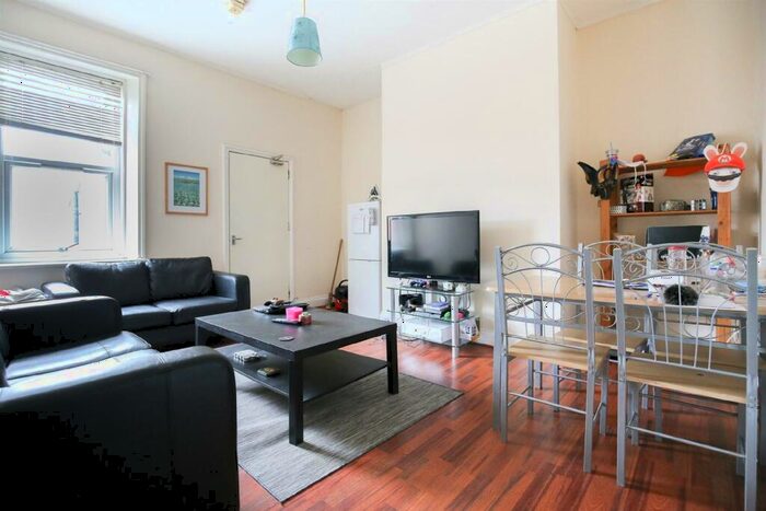 2 Bedroom Flat To Rent In £pppw Rothbury Terrace, Heaton, NE6