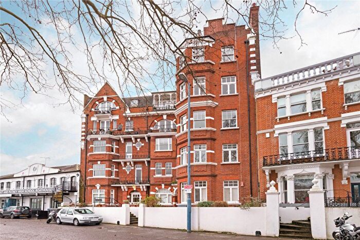 3 Bedroom Flat For Sale In Embankment, Putney, London, SW15