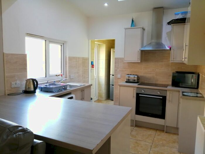 5 Bedroom Property To Rent In St Helens Avenue, Brynmill, Swansea, SA1