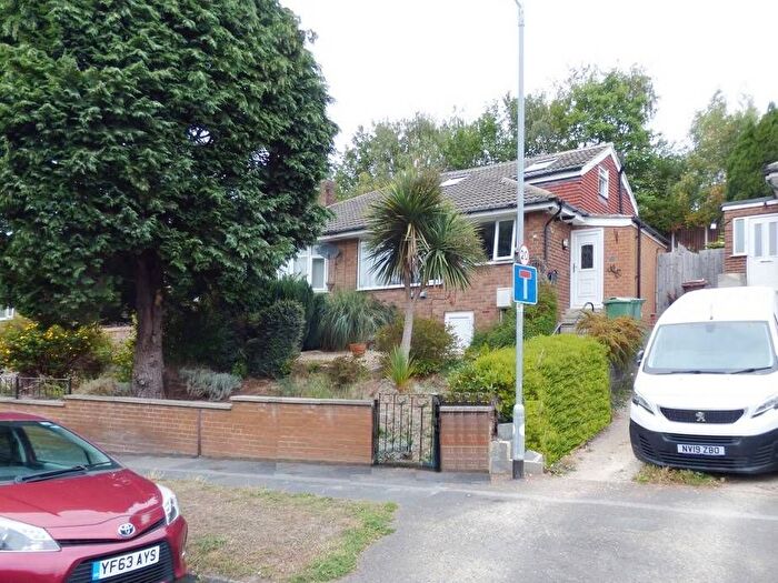 3 Bedroom Semi-Detached House For Sale In Spring Valley Crescent, Leeds, LS13