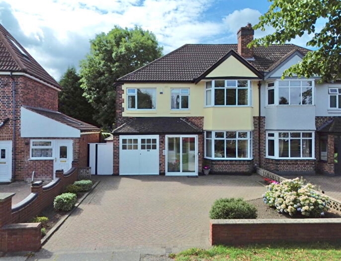 4 Bedroom Semi-Detached House For Sale In Robin Hood Lane, Hall Green, B28