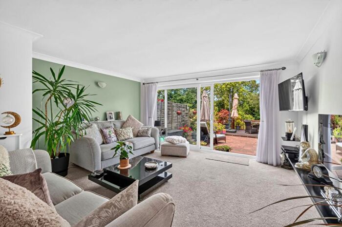 3 Bedroom Terraced House For Sale In Berkeley Court, Weybridge, KT13