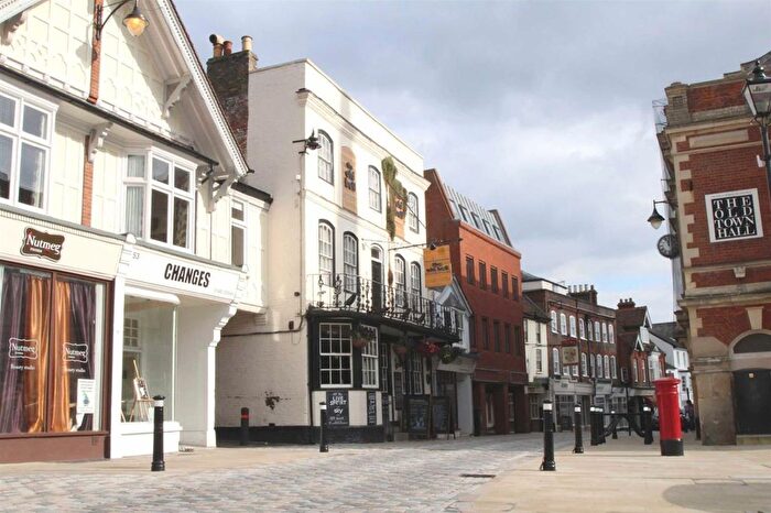 1 Bedroom Flat To Rent In High Street, Hemel Hempstead, HP1