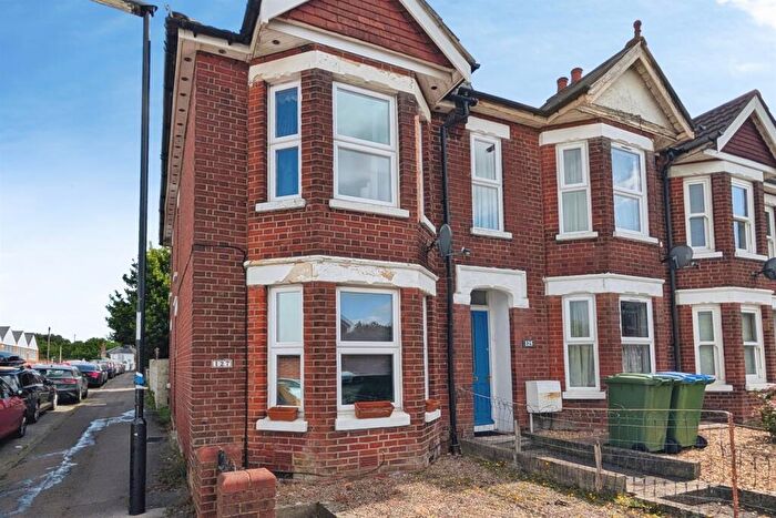 2 Bedroom End Of Terrace House To Rent In Romsey Road, SO16