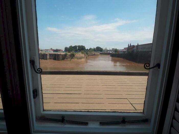 1 Bedroom Apartment To Rent In Pease Court, High Street, Hull, HU1