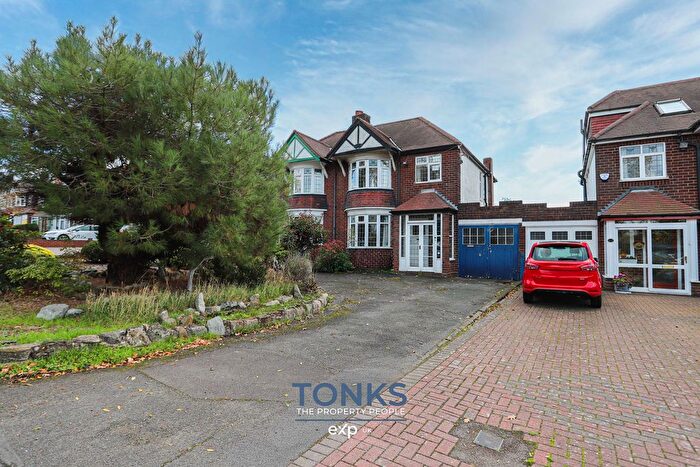 3 Bedroom Semi Detached House For Sale In Manor Lane, Halesowen, B62