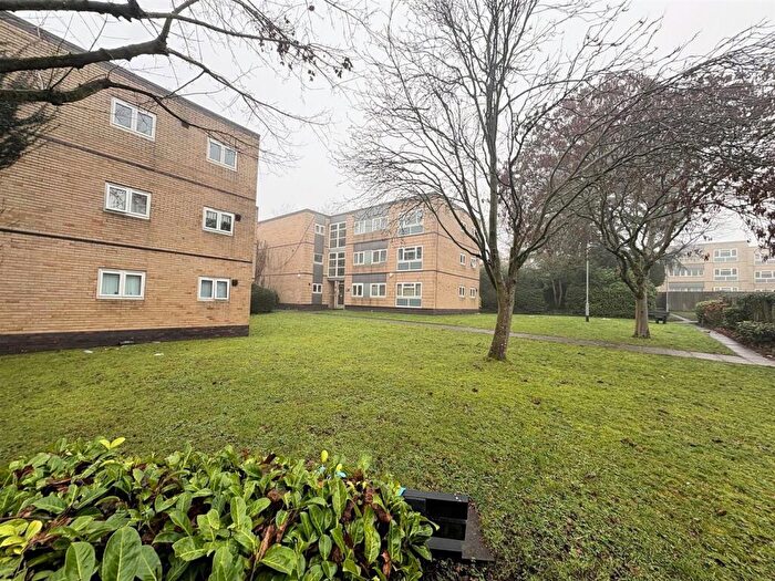 2 Bedroom Flat To Rent In War Lane, Harborne, Birmingham, B17