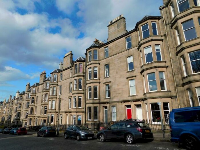 2 Bedroom Flat To Rent In Comely Bank Avenue, Edinburgh, EH4