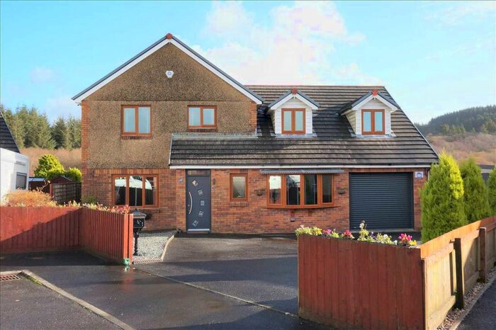 5 Bedroom Detached House For Sale In Waungoch, Upper Tumble, Llanelli, SA14