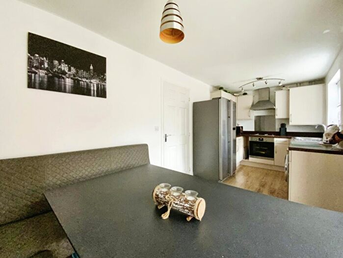 3 Bedroom Detached House For Sale In Hyde Park Road, Kingswood, Hull, HU7