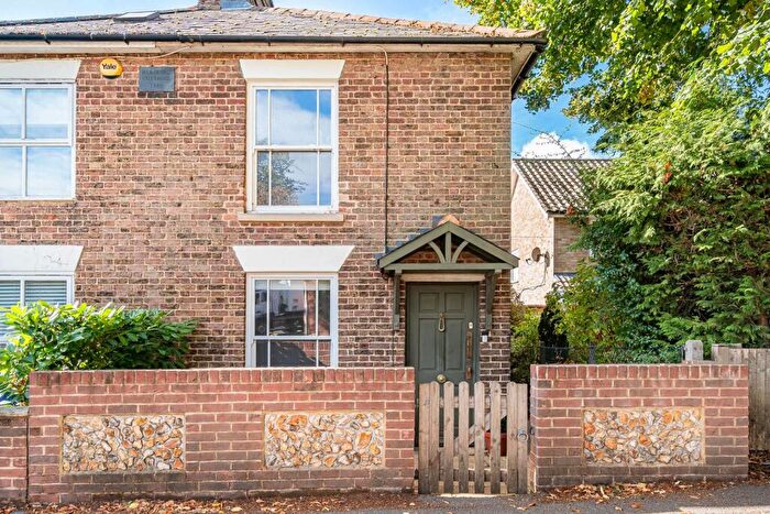 3 Bedroom Semi-Detached House For Sale In Upper Hale Road, Farnham, Surrey, GU9