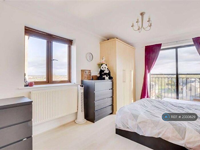 4 Bedroom Penthouse To Rent In Broughton, Milton Keynes, MK10