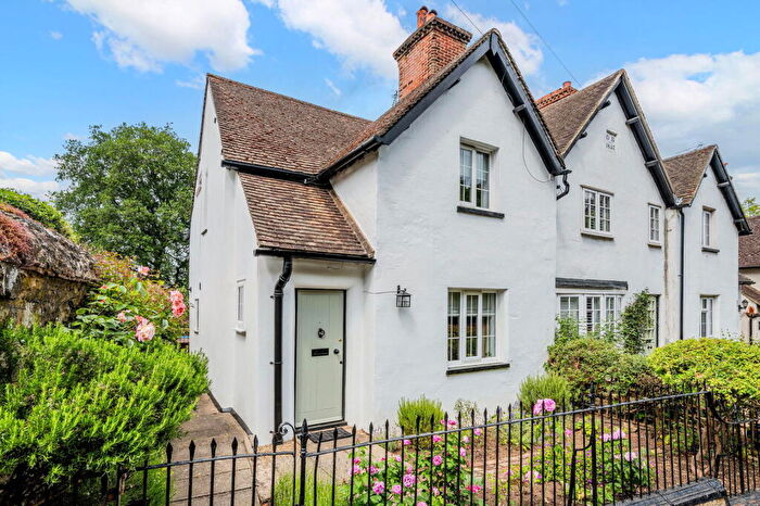 3 Bedroom End Of Terrace House For Sale In High Street, Bletchingley, Redhill, RH1