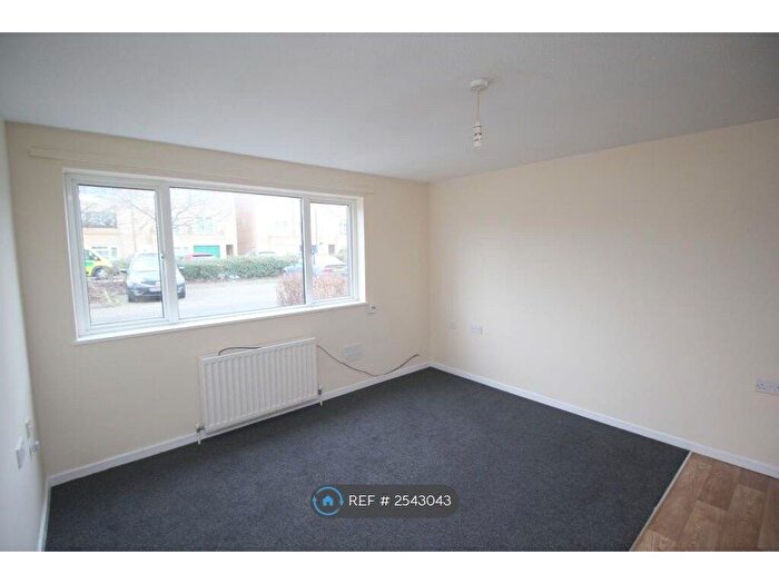 2 Bedroom Flat To Rent In Cleavers Avenue, Conniburrow, Milton Keynes, MK14