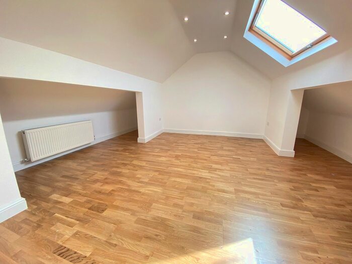 3 Bedroom Flat To Rent In Kenton Lane, Harrow, HA3