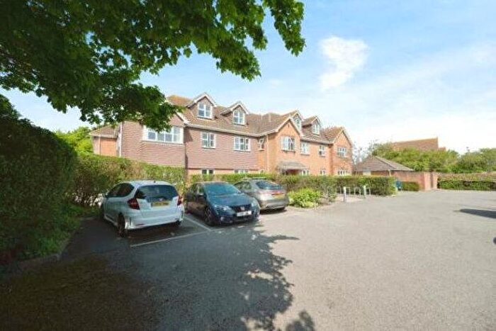 2 Bedroom Flat To Rent In Manor Road, Hayling Island, PO11