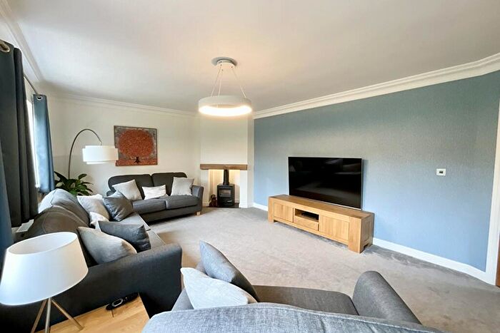 4 Bedroom Detached House For Sale In Paddock View, Todwick, Sheffield, S26