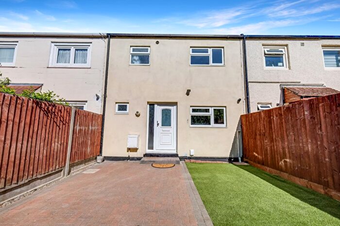 4 Bedroom Terraced House For Sale In Dewsgreen, Basildon, Essex, SS16