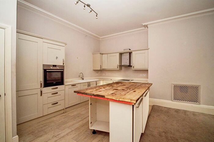 1 Bedroom Flat For Sale In Salisbury Mews, High Street, Fordington, Dorchester, DT1