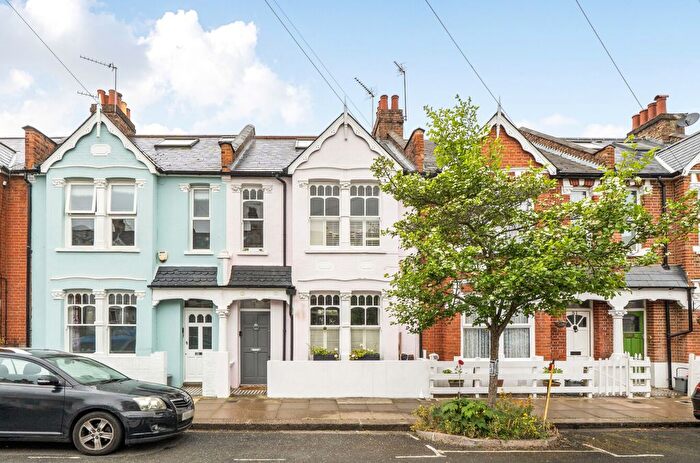 3 Bedroom Terraced House For Sale In Thorpebank Road, London, W12