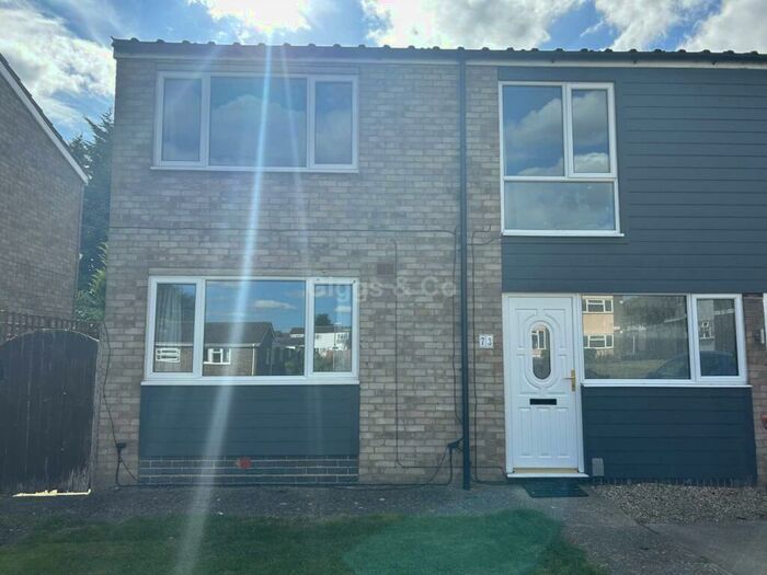 3 Bedroom Semi-Detached House To Rent In The Broad Walk, St Neots, PE19