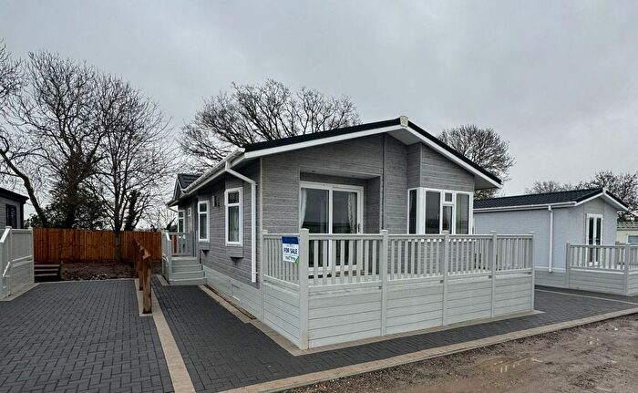 2 Bedroom Park Home For Sale In Upton Road, Defford, Worcester, WR8
