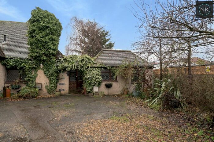 3 Bedroom Semi-Detached Bungalow To Rent In Larkswood Road, Chingford, London, E4