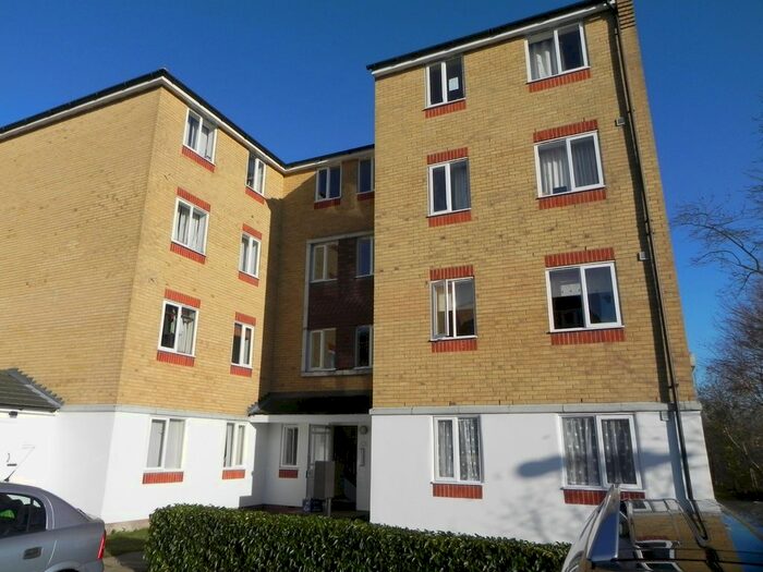 2 Bedroom Flat To Rent In Dadswood, Harlow, CM20