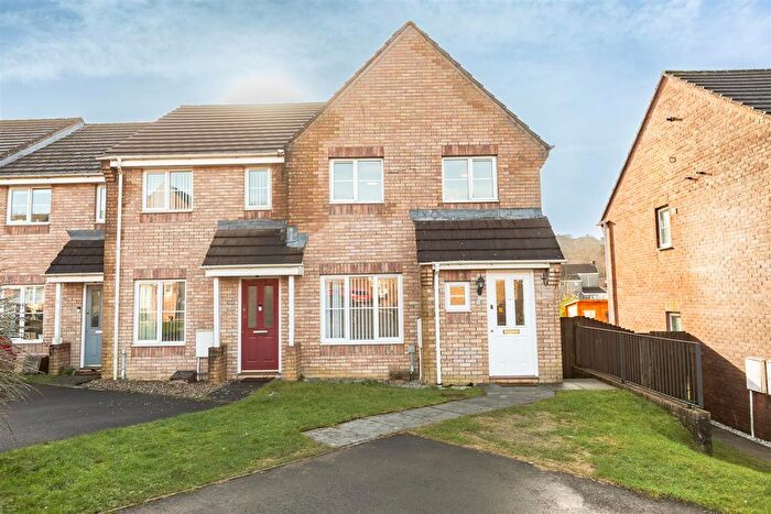 3 Bedroom End Of Terrace House For Sale In Eastfield Close, Townhill, Swansea, SA1