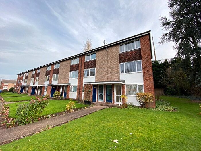 2 Bedroom Maisonette To Rent In Park Close, Erdington, Birmingham, B24