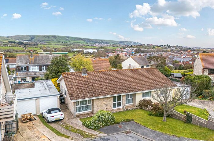 3 Bedroom Bungalow For Sale In Alderbury Close, Swanage, BH19