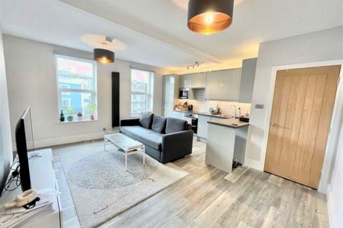 1 Bedroom Flat To Rent In Cheltenham Road, Montpelier, Bristol BS6