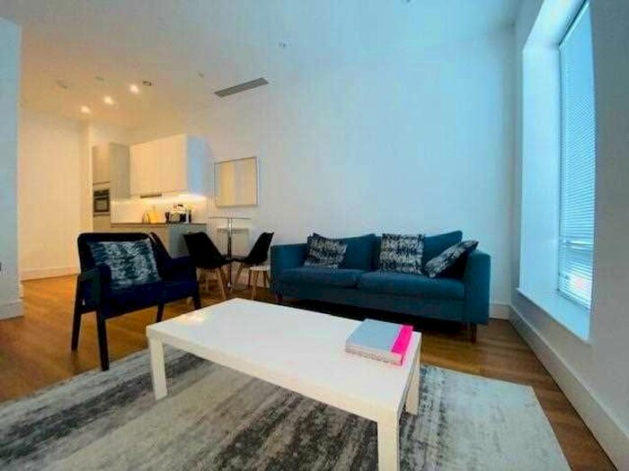 2 Bedroom Flat To Rent In Atria House, Bath Road, Slough, SL1