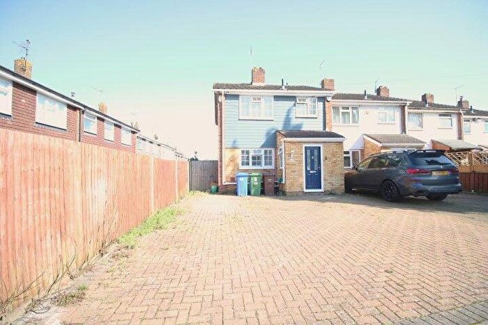 3 Bedroom End Of Terrace House To Rent In Sandringham Road, Rainham, Gillingham, ME8