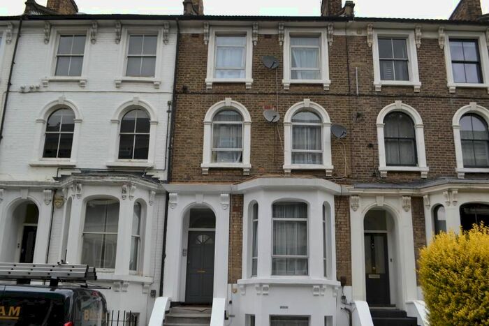 3 Bedroom Maisonette To Rent In Landor Road, Clapham North, SW9