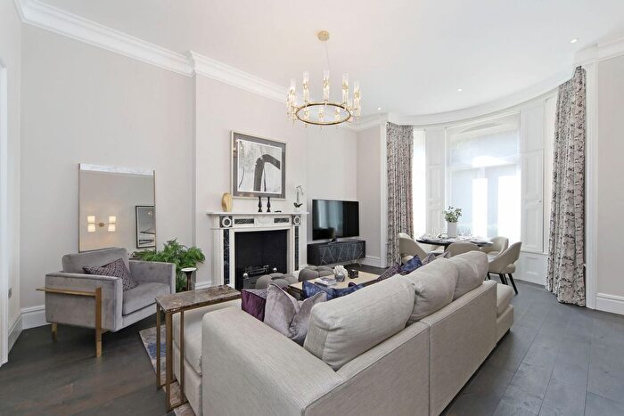 2 Bedroom Terraced House To Rent In Lennox Gardens, Knightsbridge, SW1X