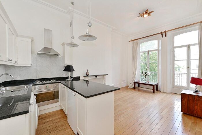 2 Bedroom Flat To Rent In Redcliffe Gardens, Chelsea, London, SW10
