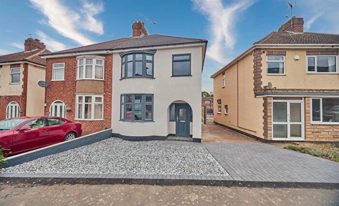 3 Bedroom Semi-Detached House For Sale In Netherley Road, Hinckley, LE10