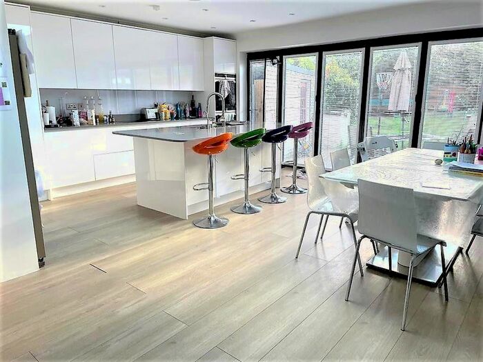 4 Bedroom Semi-Detached House To Rent In Sefton Avenue, Mill Hill, NW7