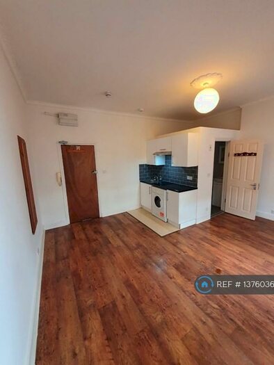 Studio To Rent In Harlesden, London, NW10