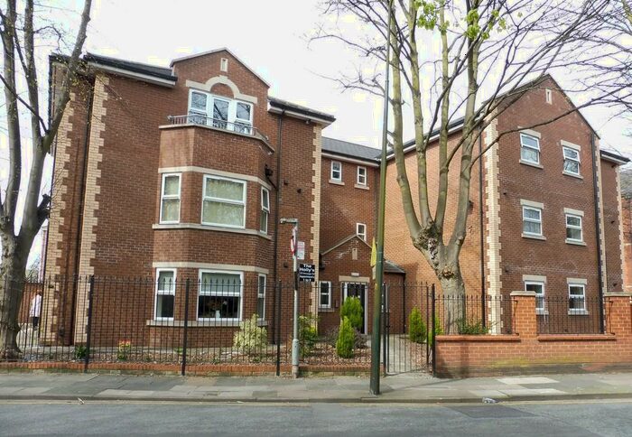 2 Bedroom Apartment To Rent In Heneage Road, Grimsby, DN32