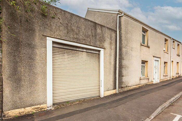 3 Bedroom End Terrace House For Sale In Llangyfelach Street, Swansea, SA1