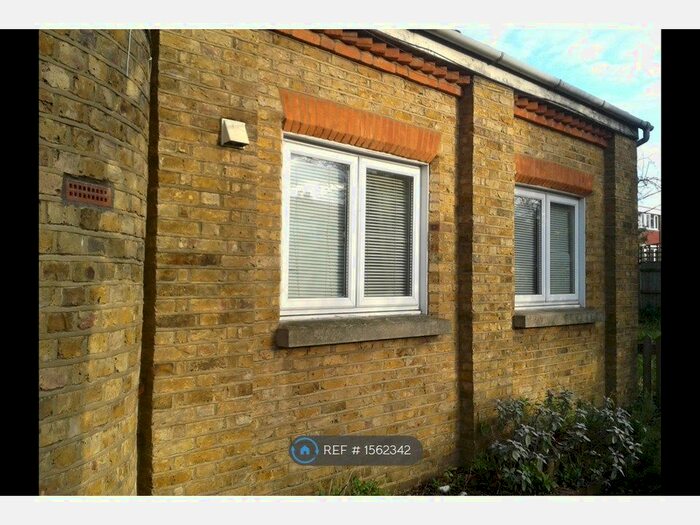 Studio To Rent In Park Road, Stanwell, Staines-Upon-Thames, TW19