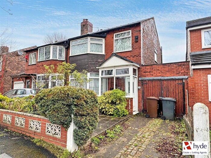 3 Bedroom Semi Detached House For Sale In Fairway, Prestwich, Manchester., M25